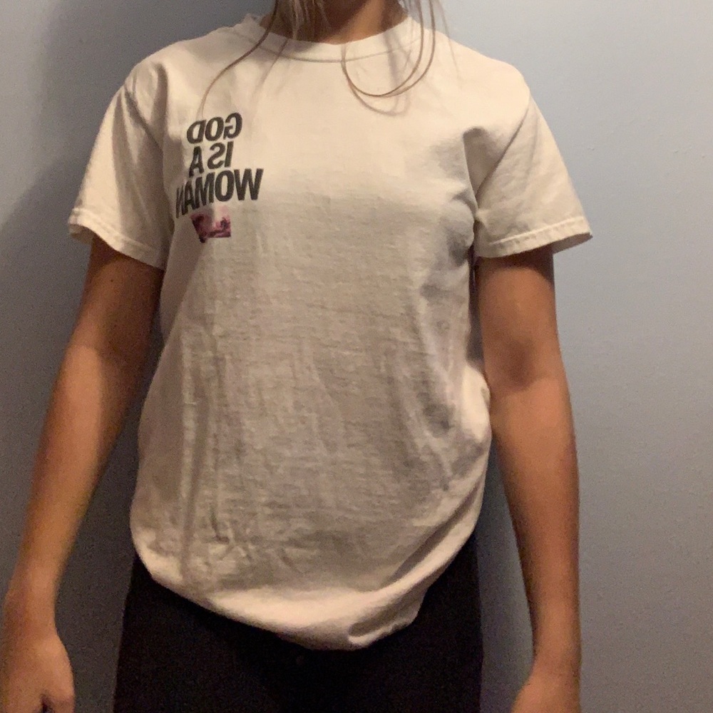 ariana grande concert t-shirt